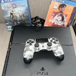 Sony PS4 Console with White & Gray Camo DualShock 4 Controller